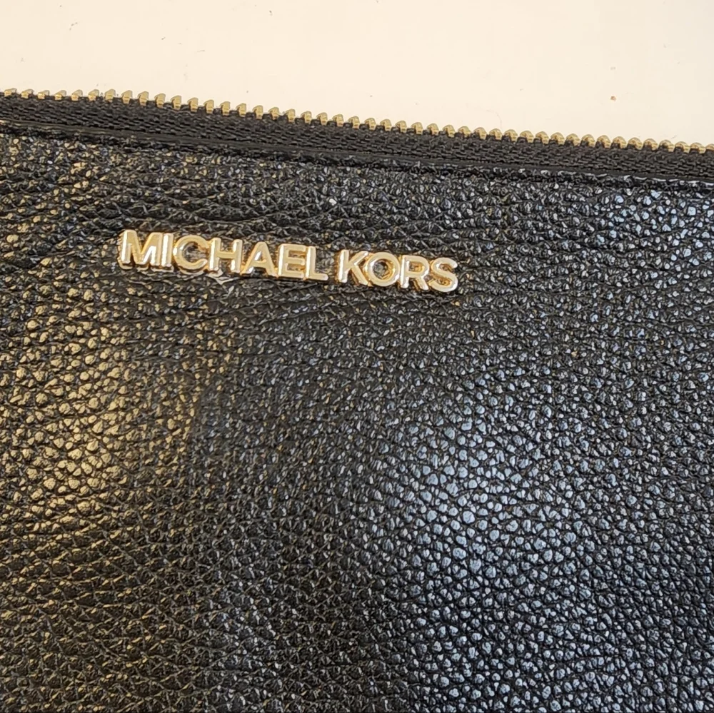 Michael Kors Jet Set Black Pebble Leather Wristlet Travel Wallet